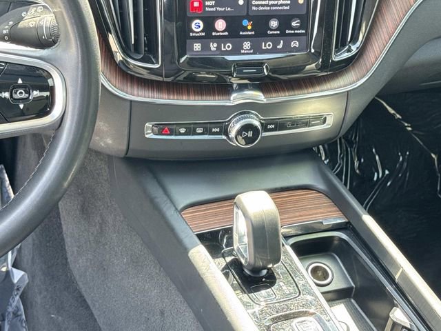 Used 2024 Volvo XC60 B5 Plus AWD/4WD image 22