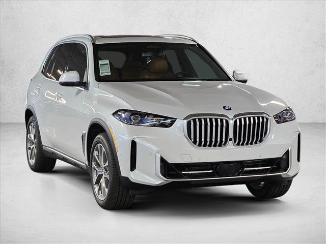 Certified 2026 BMW X5 sDrive40i w/ Parking Assistance Package RWD image 3