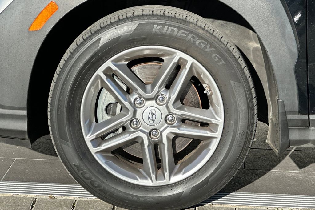 Used 2023 Hyundai Kona SE image 30
