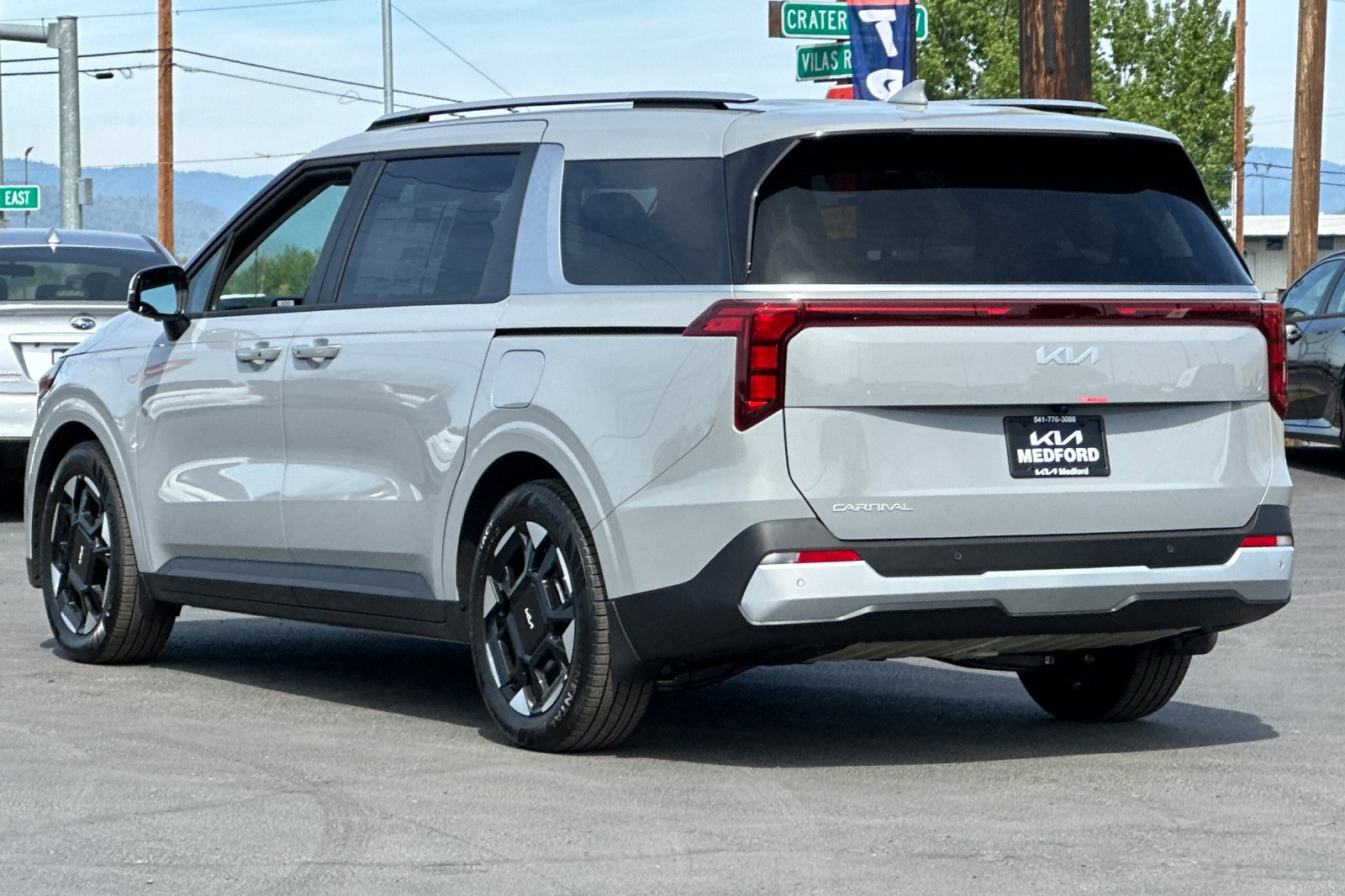 New 2026 Kia Carnival EX FWD image 7