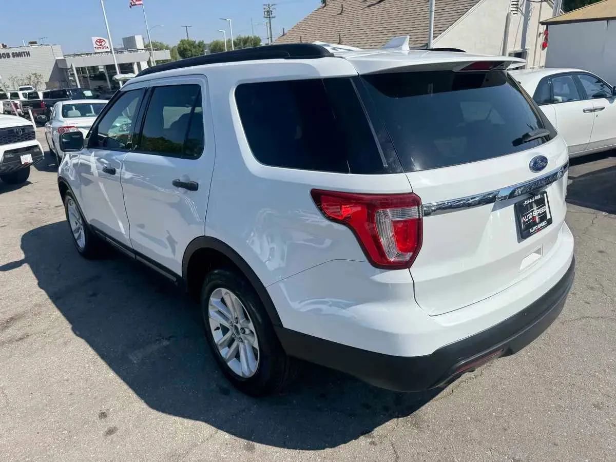 Used 2017 Ford Explorer FWD image 4