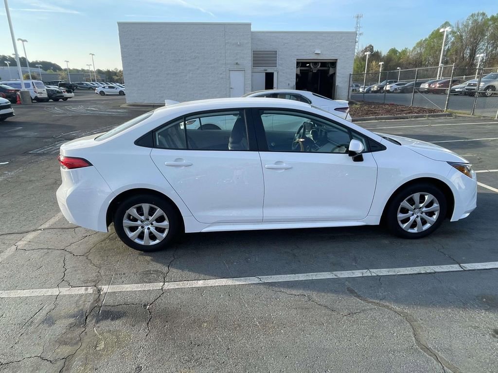 Used 2024 Toyota Corolla LE image 11