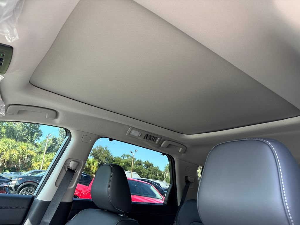 New 2026 Nissan Pathfinder Platinum FWD image 8