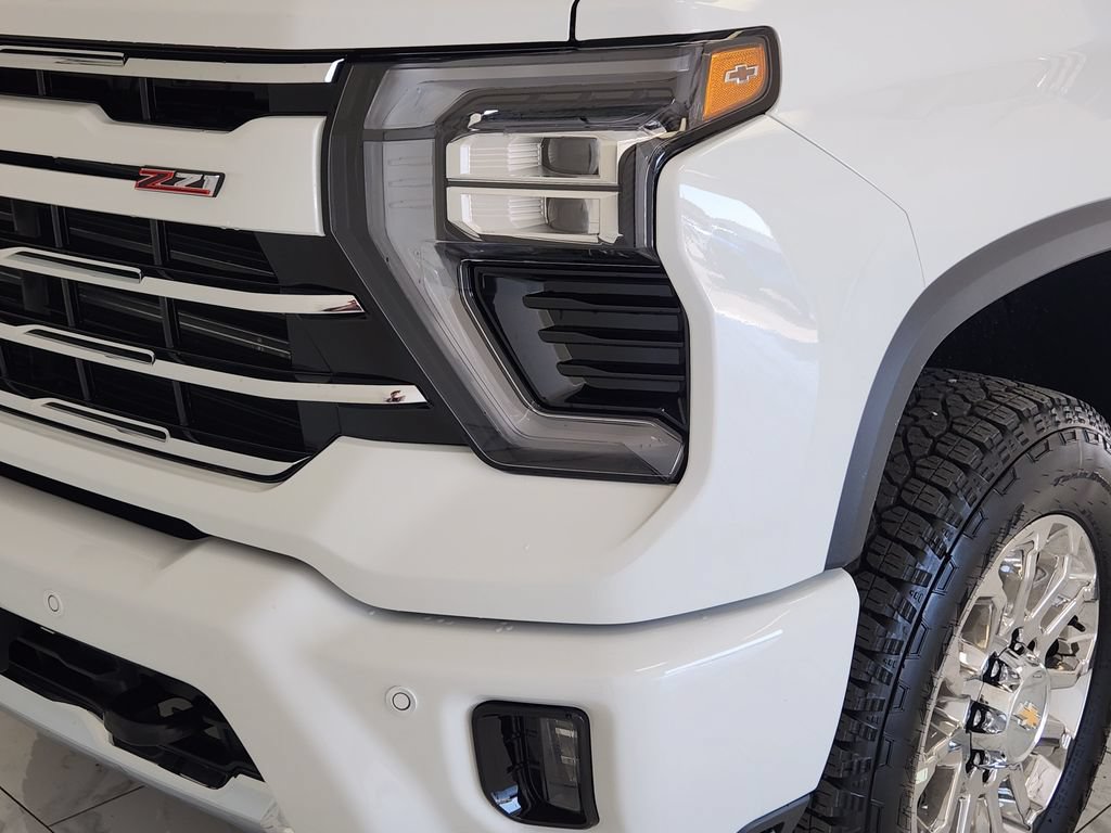 New 2026 Chevrolet Silverado 2500 LT w/ Z71 Chrome Sport Edition AWD/4WD image 8