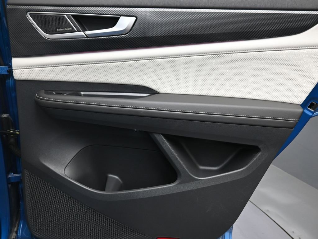 Certified 2025 Volkswagen Atlas Cross Sport SEL Premium R-Line image 14