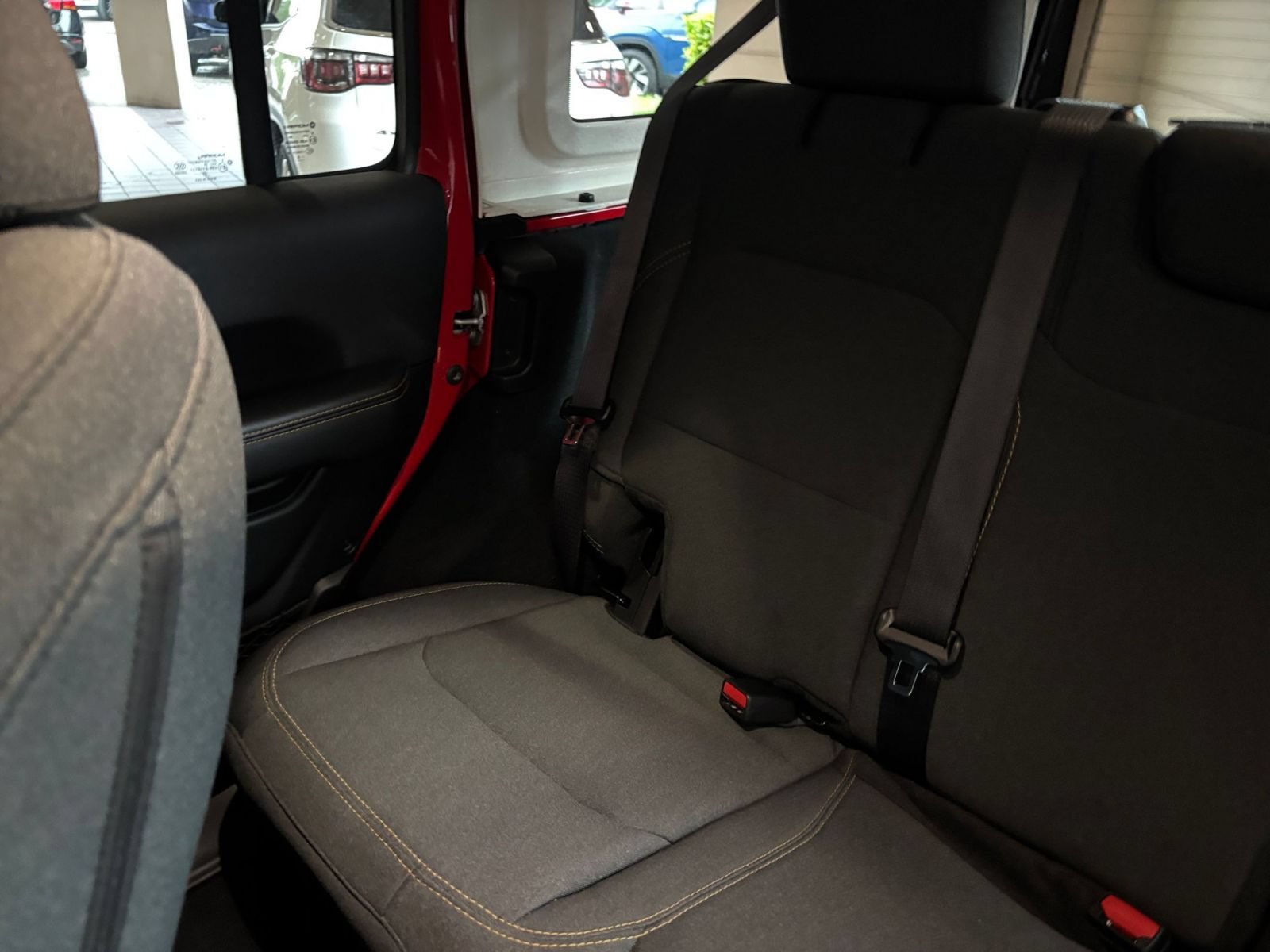 Used 2025 Jeep Wrangler Unlimited Sahara AWD/4WD image 38