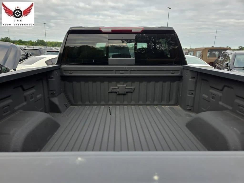 Used 2025 Chevrolet Silverado 1500 LT Trail Boss w/ LT Trail Boss Premium Package AWD/4WD image 6