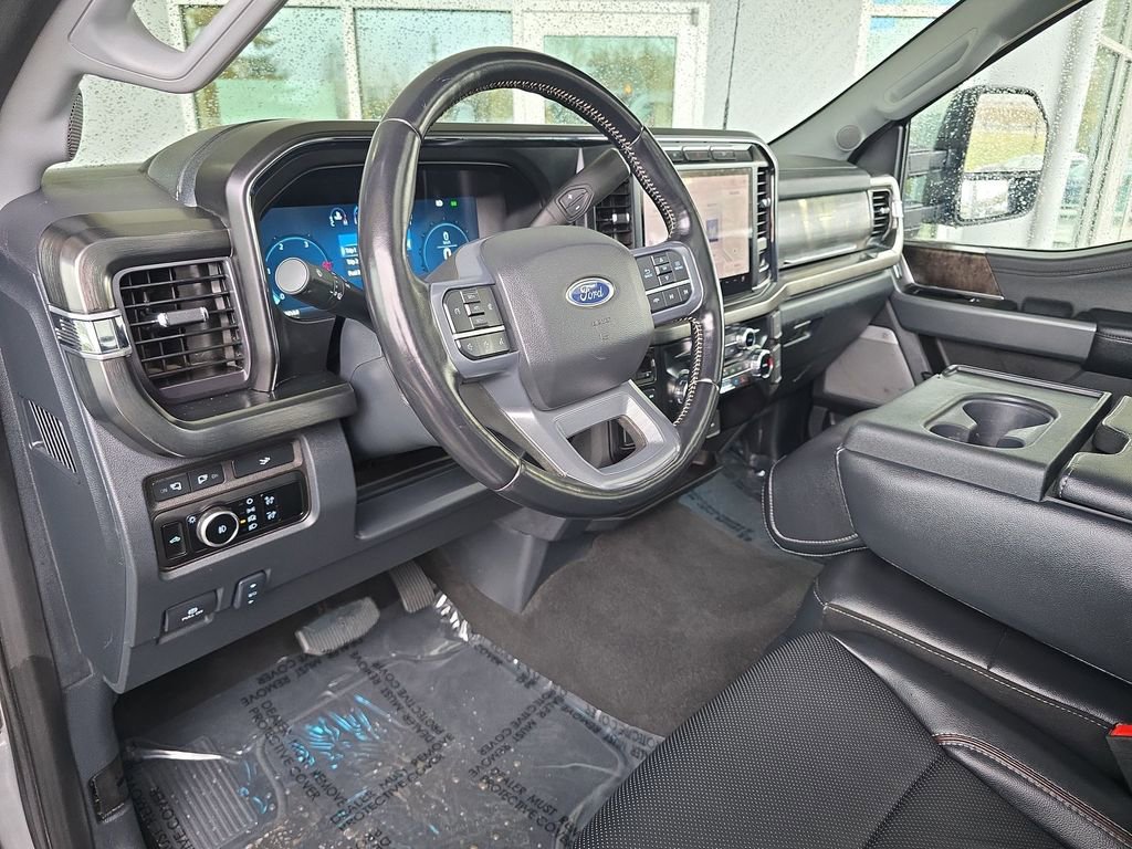 Used 2024 Ford F450 Lariat image 11
