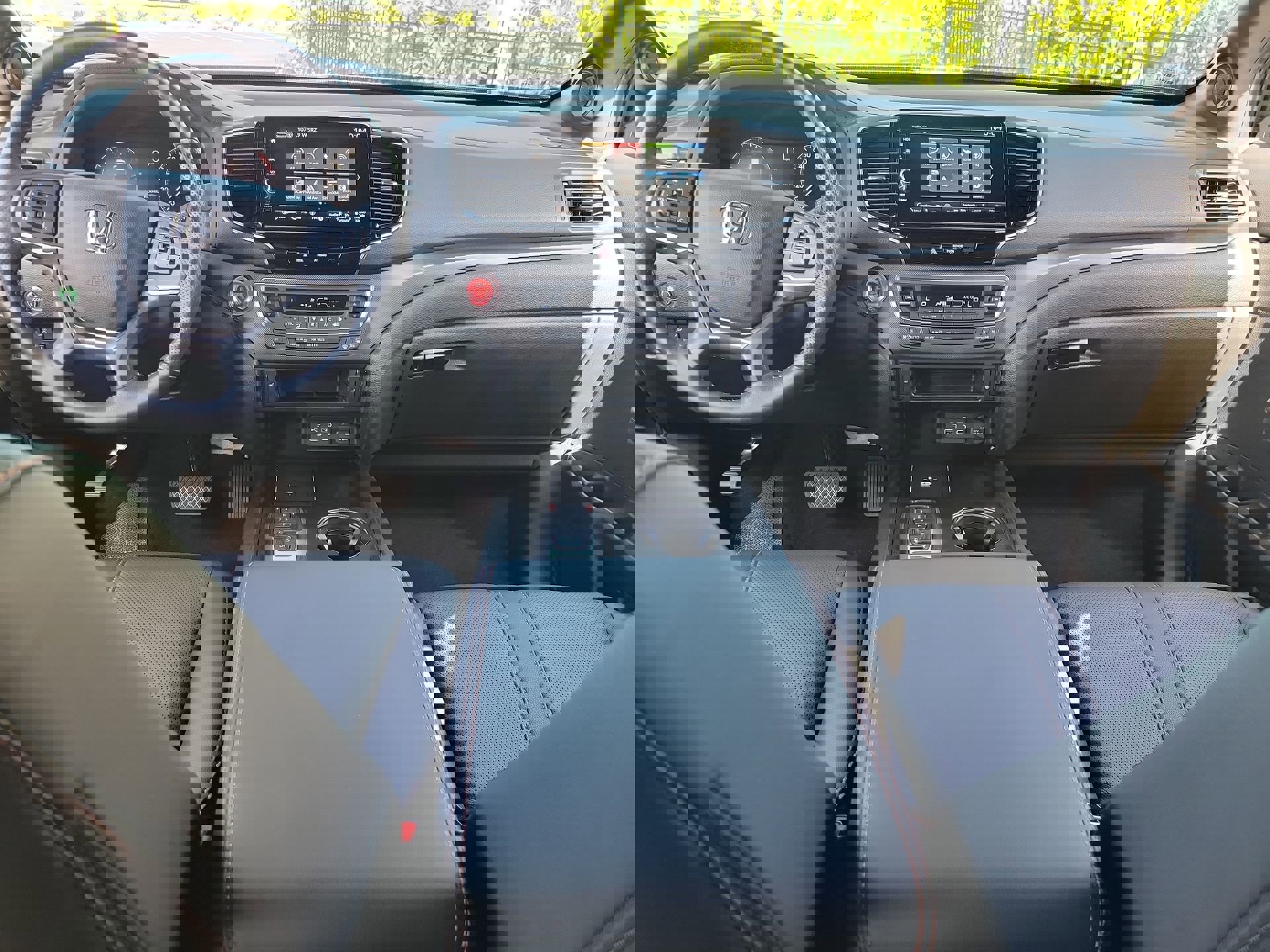 Used 2025 Honda Ridgeline TrailSport image 16