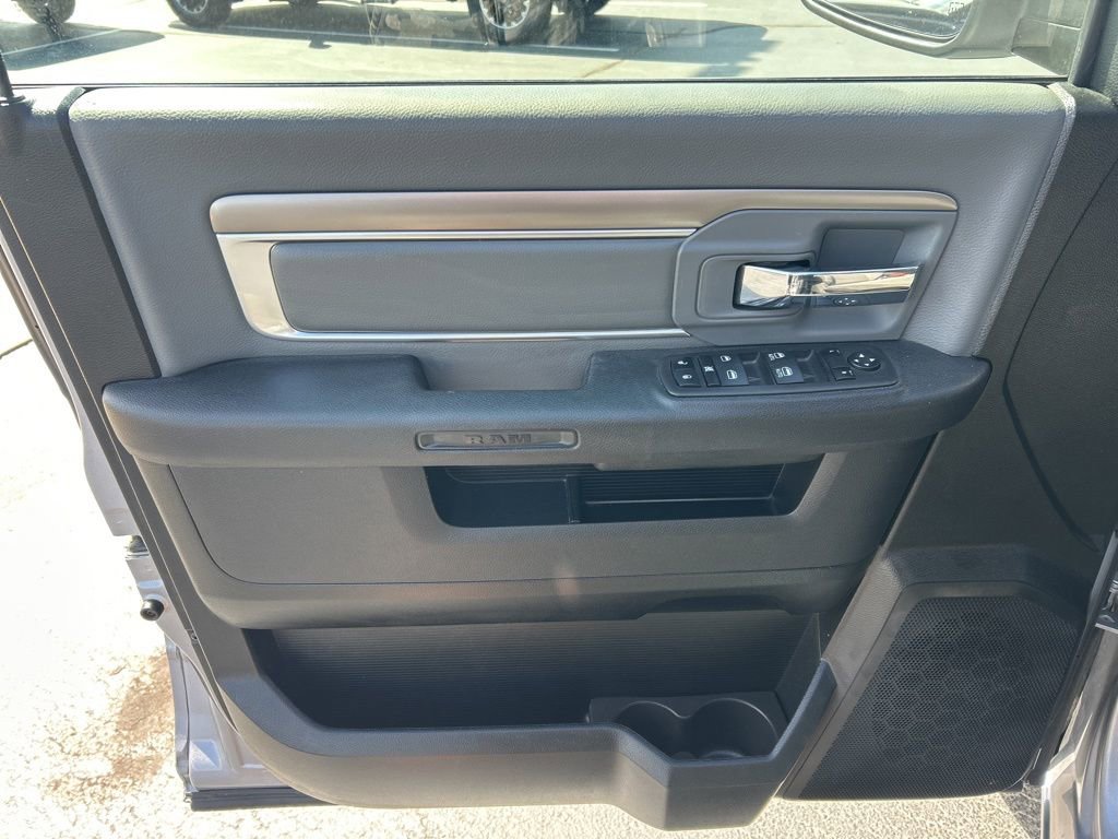 Used 2024 RAM 1500 Classic SLT image 3