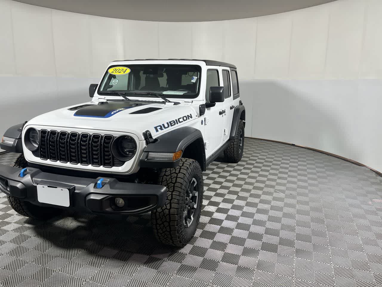 Used 2024 Jeep Wrangler Unlimited Rubicon 4xe AWD/4WD image 4