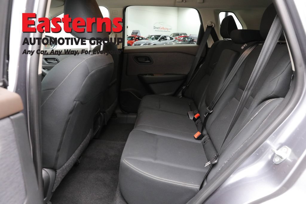 Used 2023 Nissan Rogue S AWD/4WD image 21
