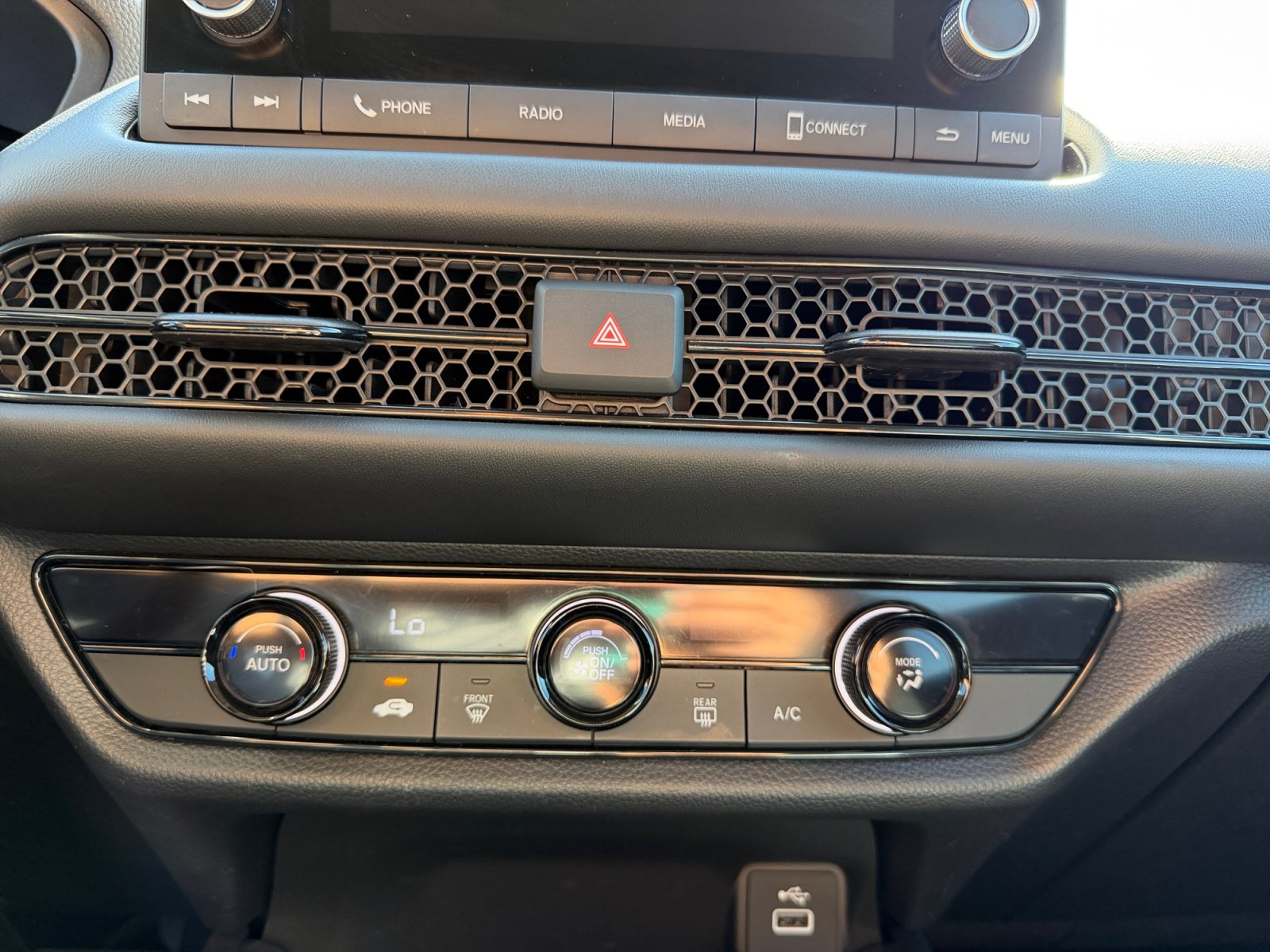 Used 2024 Honda HR-V LX image 11
