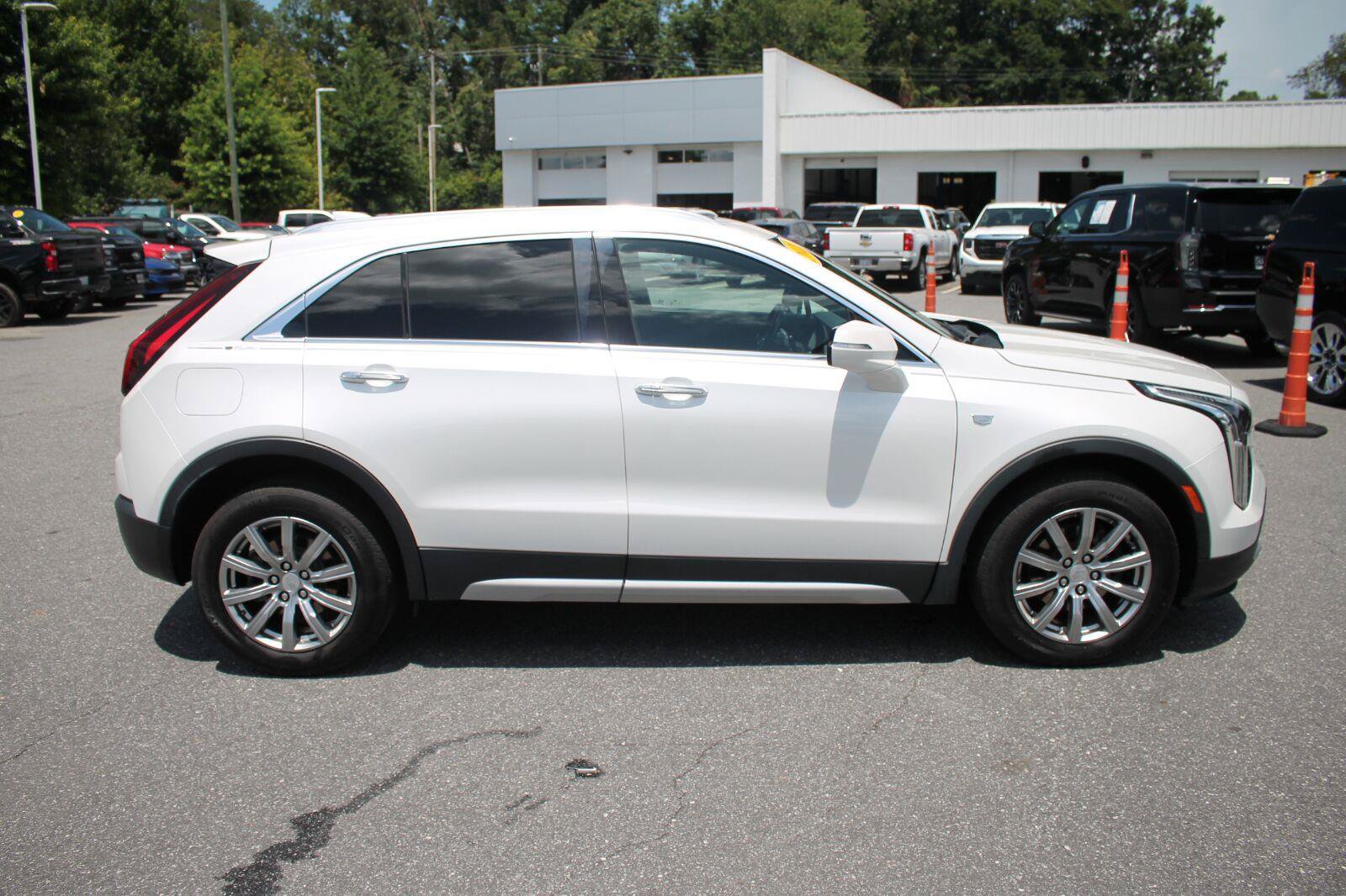Used 2021 Cadillac XT4 Premium Luxury AWD/4WD image 9