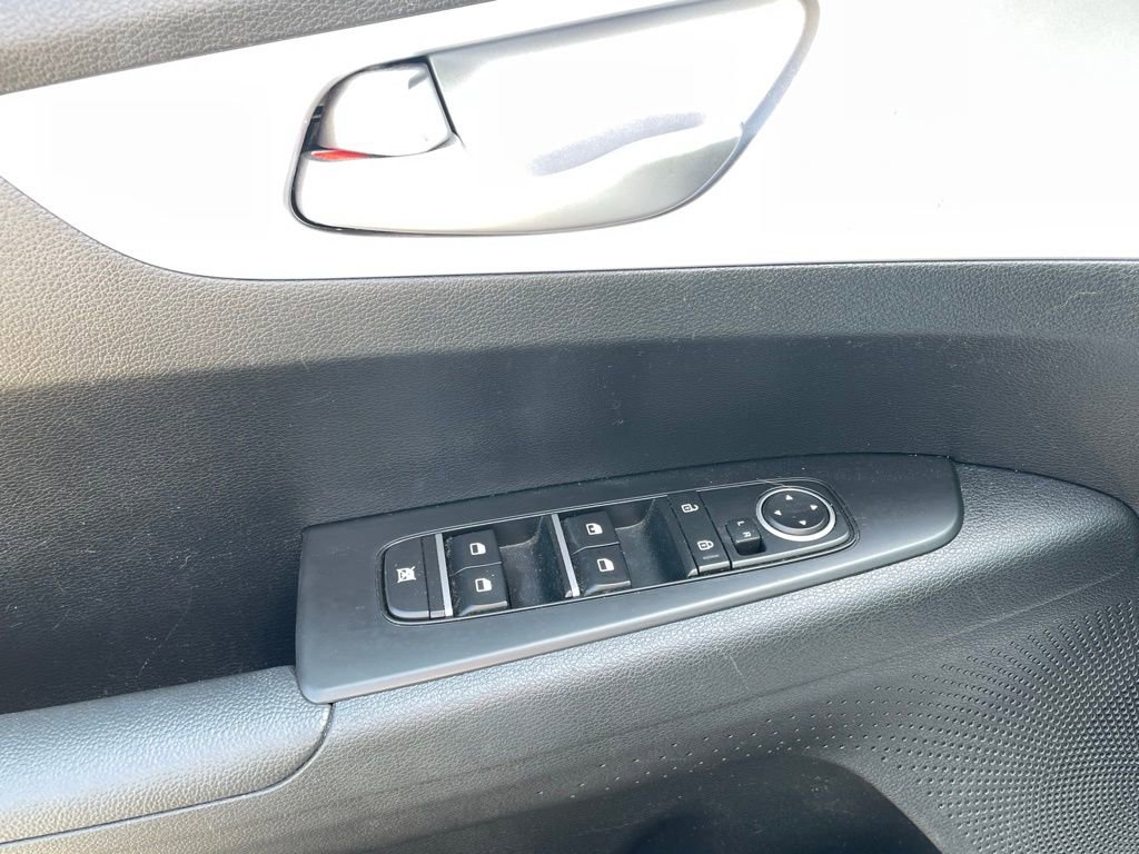 Used 2024 Kia Forte LXS image 11