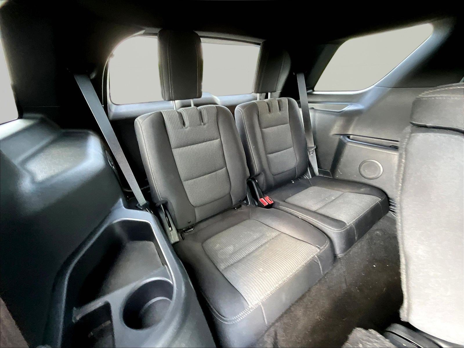 Used 2017 Ford Explorer XLT w/ Equipment Group 201A FWD image 25
