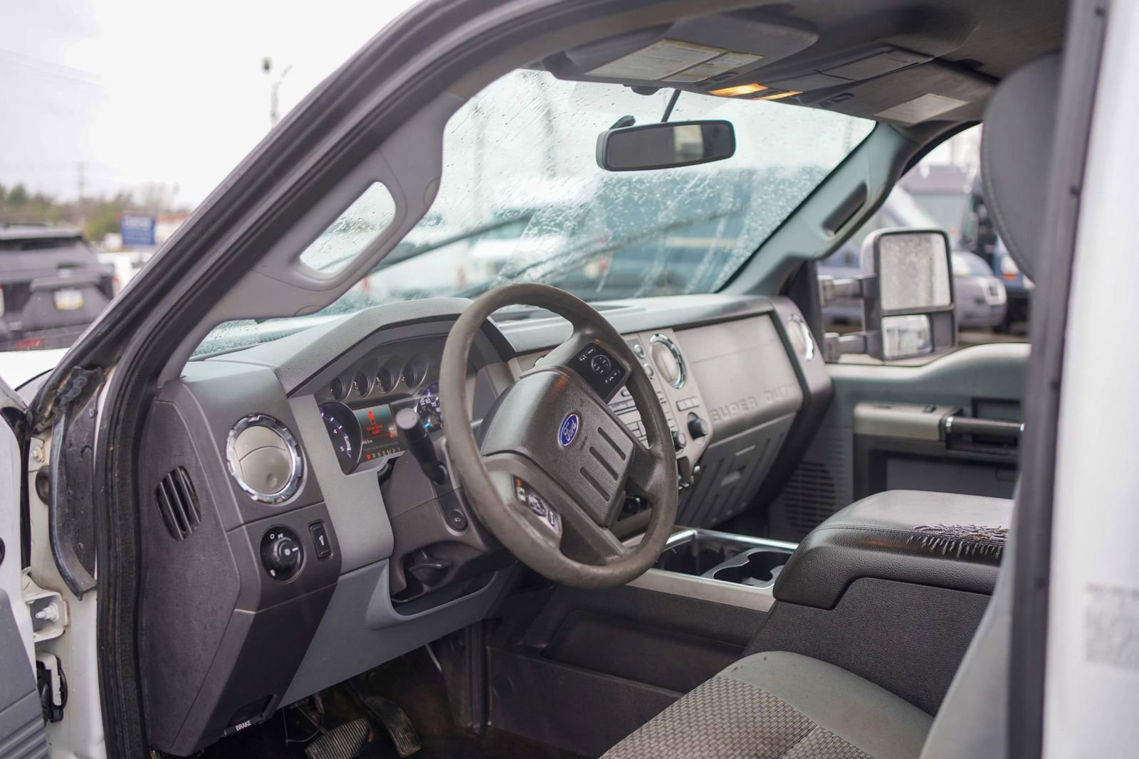 Used 2015 Ford F350 XLT w/ XLT Premium Package AWD/4WD image 3