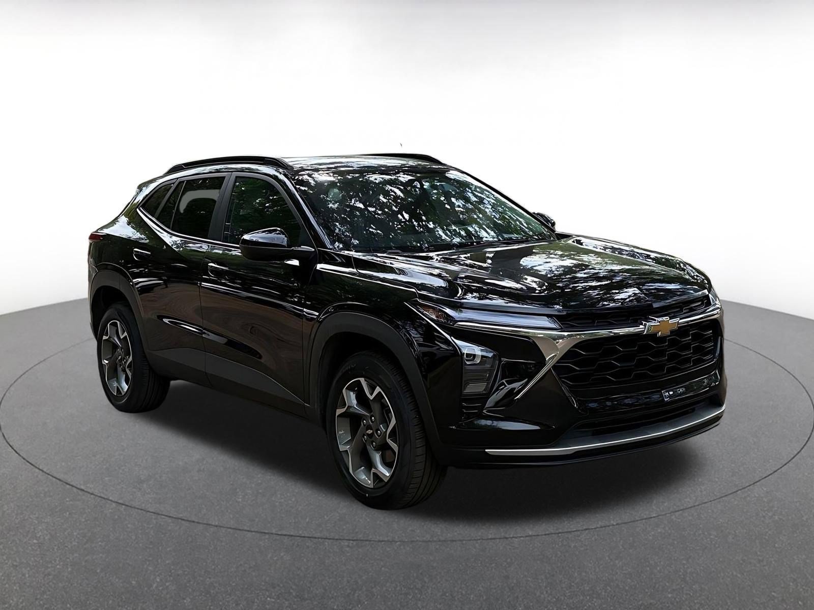 Used 2025 Chevrolet Trax LT w/ LT Convenience Package image 1