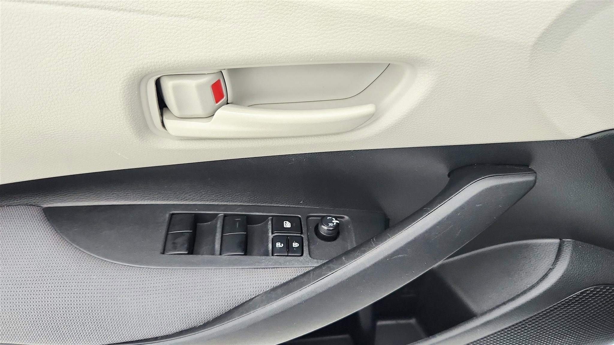 Used 2023 Toyota Corolla LE FWD image 37