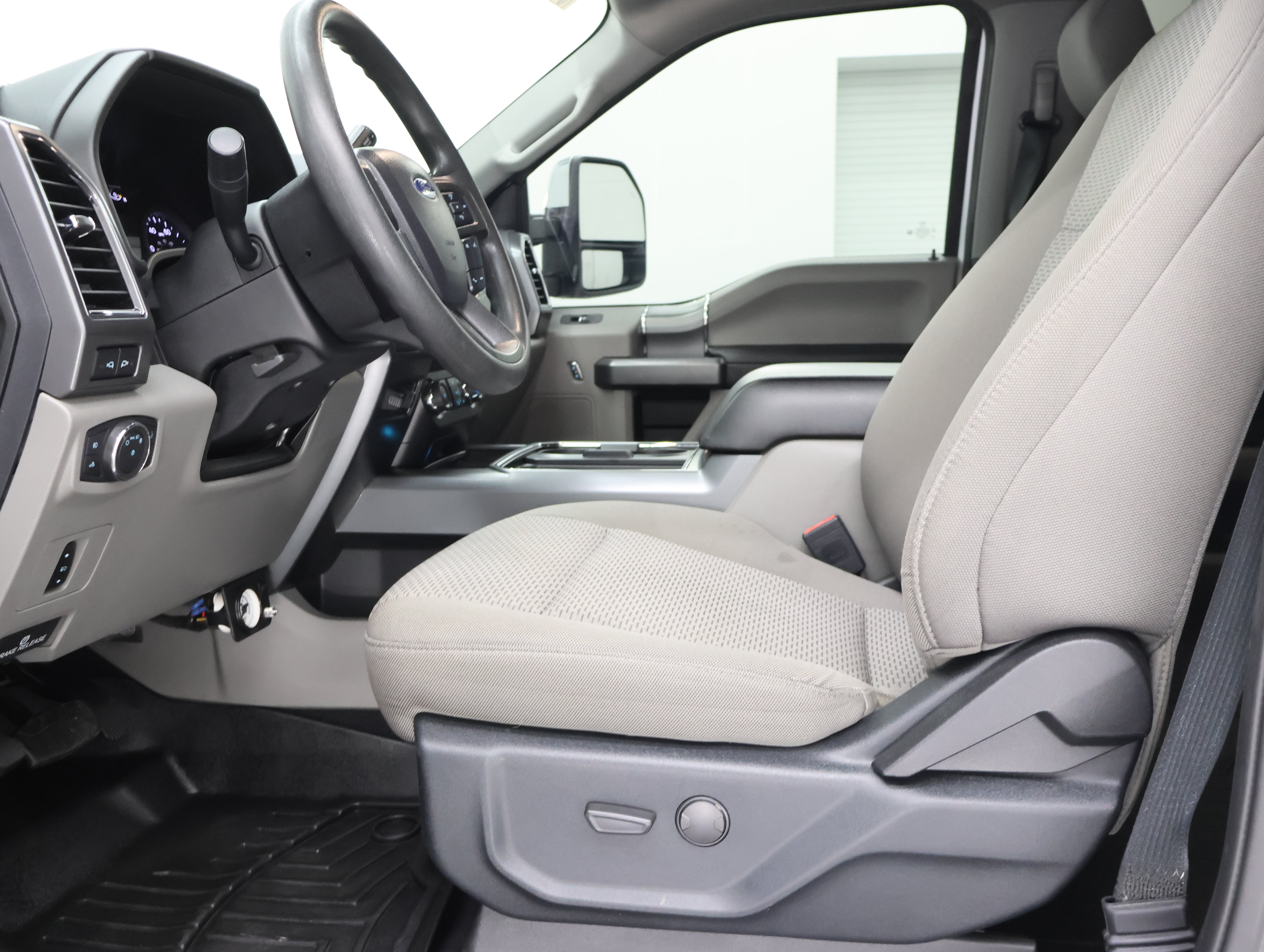 Used 2020 Ford F250 XLT w/ XLT Premium Package AWD/4WD image 8