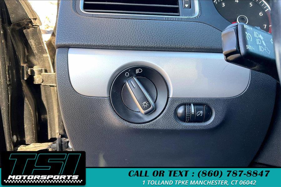 Used 2014 Volkswagen Jetta SE image 32
