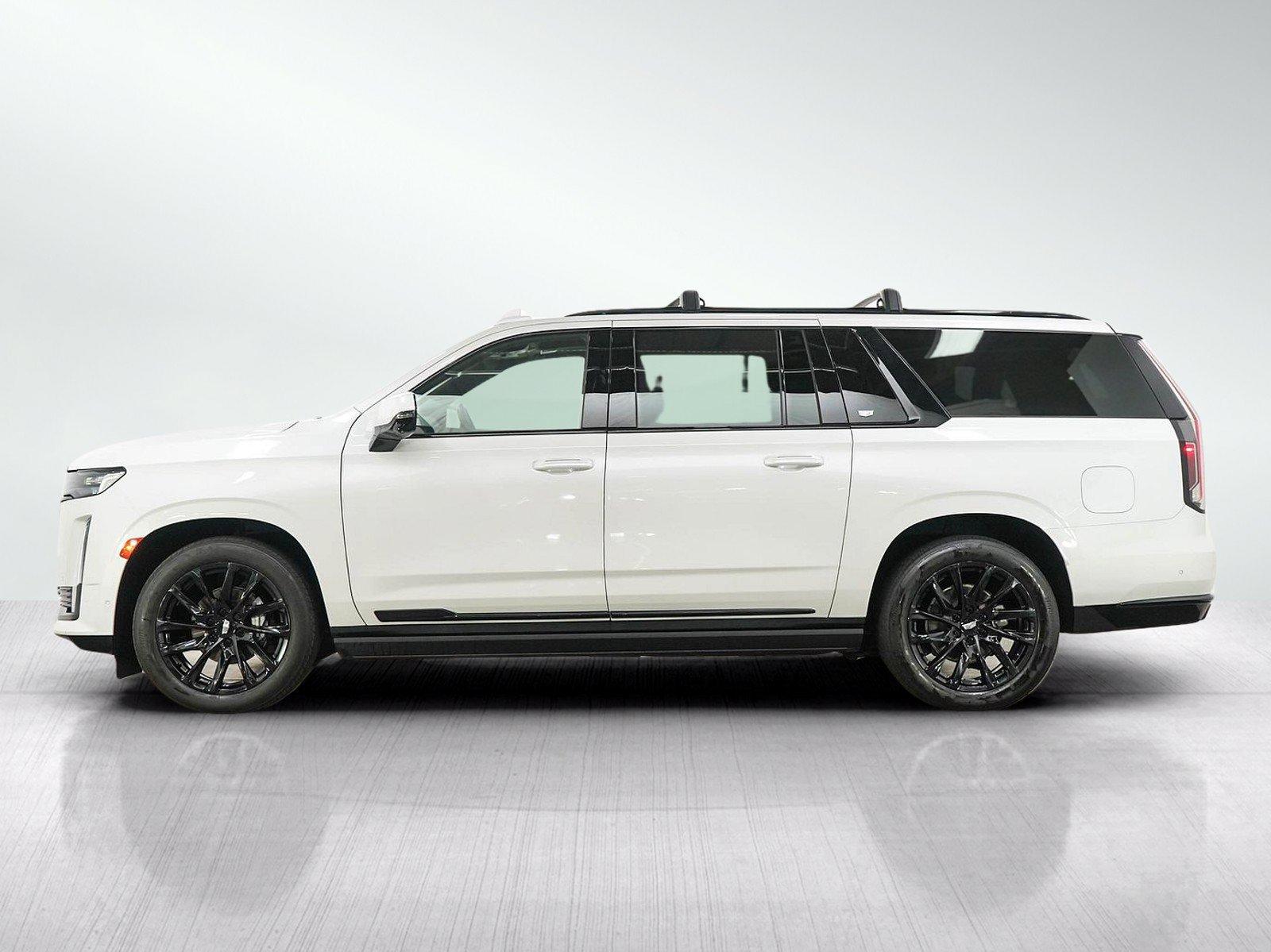 Used 2023 Cadillac Escalade ESV Sport Platinum w/ LPO, ONYX Package AWD/4WD image 2
