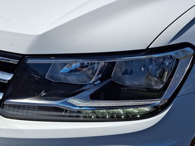 Used 2020 Volkswagen Tiguan SE AWD/4WD image 9