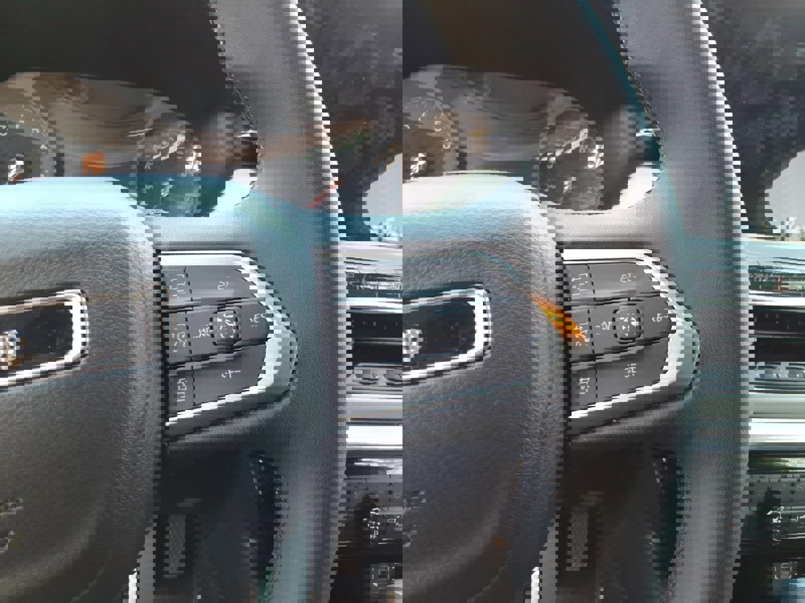 Used 2024 Jeep Compass Limited image 11