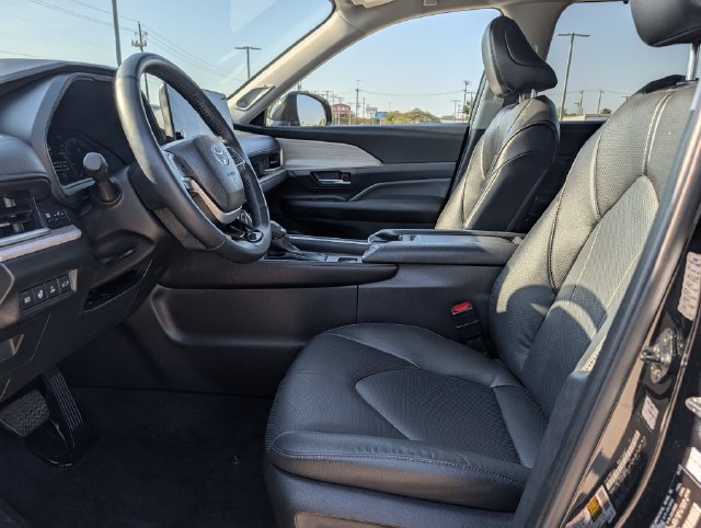 Certified 2025 Toyota Grand Highlander AWD Hybrid image 26