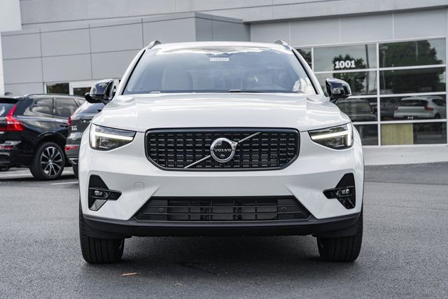 Used 2026 Volvo XC40 B5 Ultra w/ Protection Package Premier AWD/4WD image 2