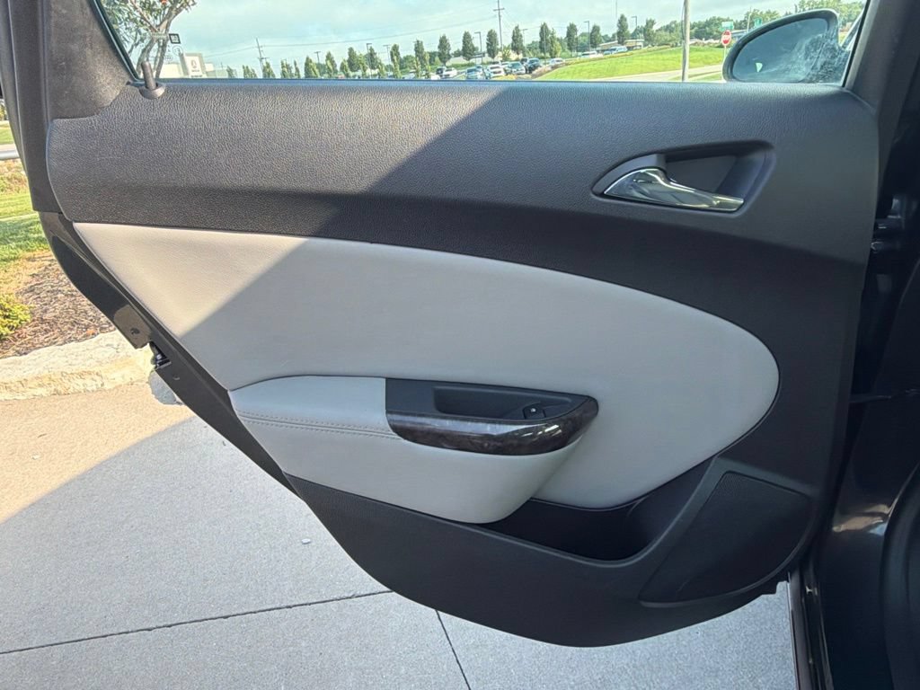 Used 2014 Buick Verano Convenience FWD image 37