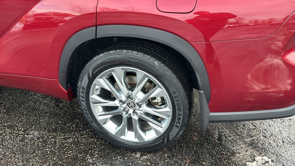 Used 2020 Toyota Highlander Limited image 9