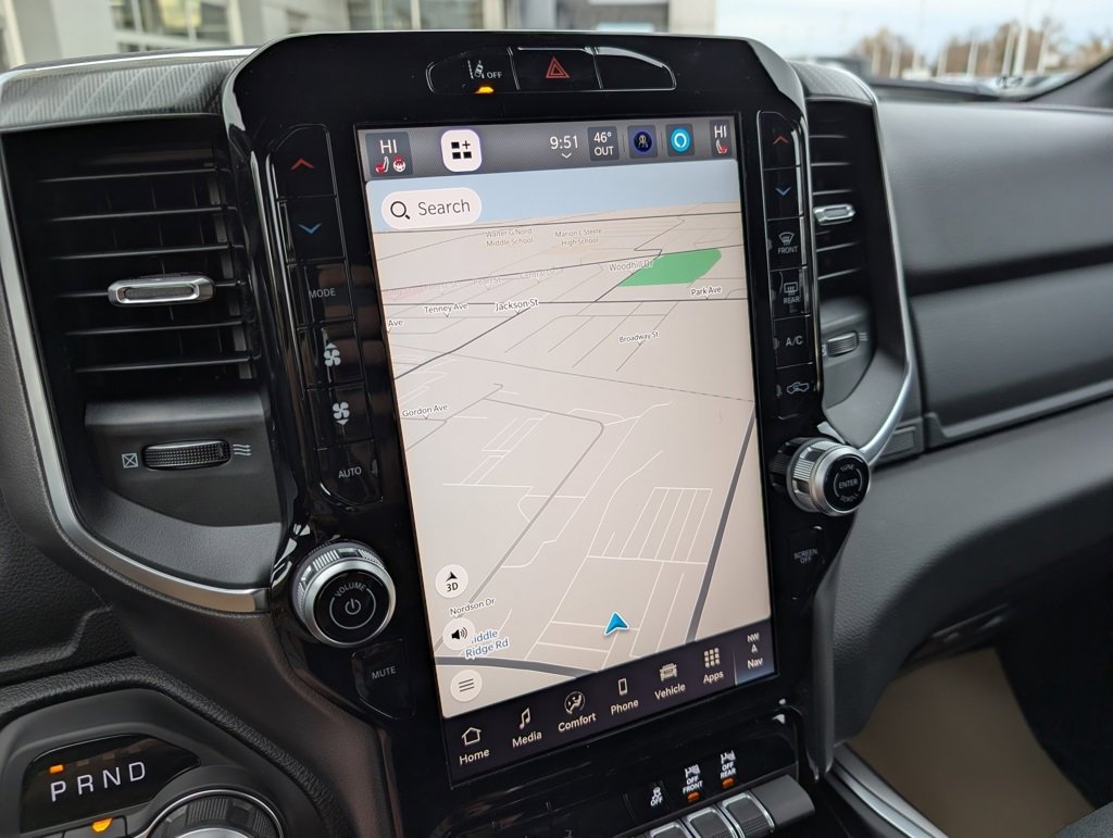 New 2026 RAM 1500 4x4 Crew Cab image 3