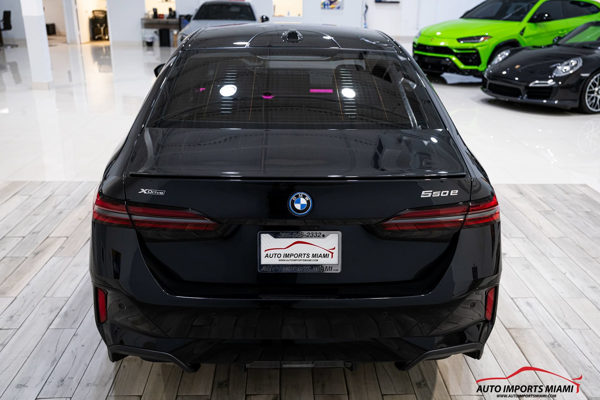 Used 2025 BMW 550e xDrive w/ Executive Package AWD/4WD image 17