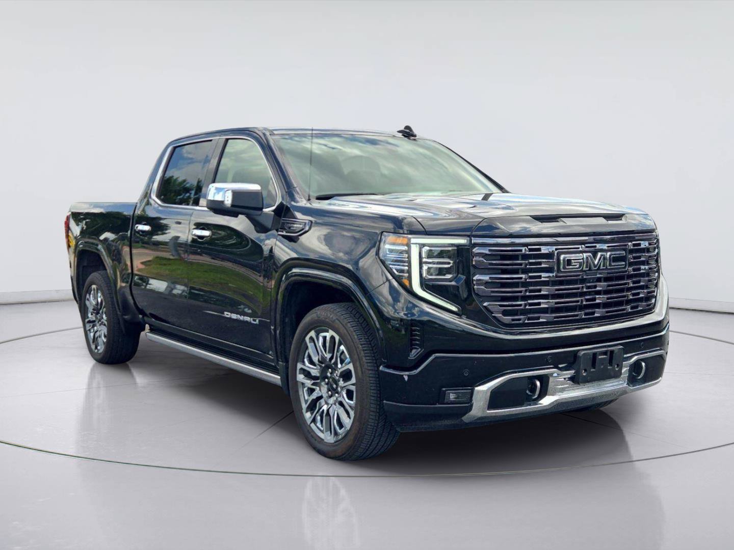 Used 2025 GMC Sierra 1500 Denali Ultimate AWD/4WD image 7
