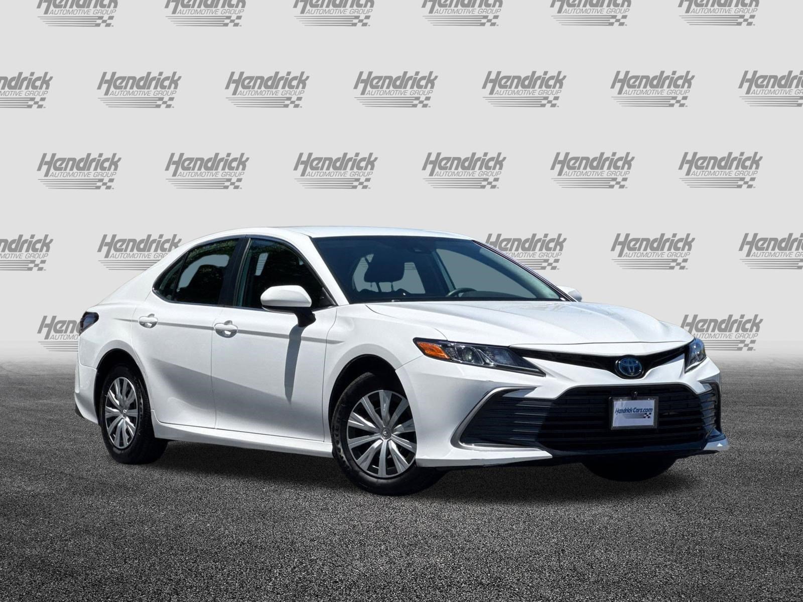 Used 2022 Toyota Camry LE FWD image 2