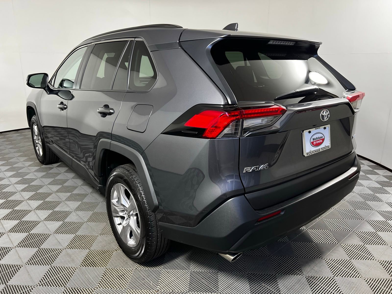 Used 2024 Toyota RAV4 XLE FWD image 7