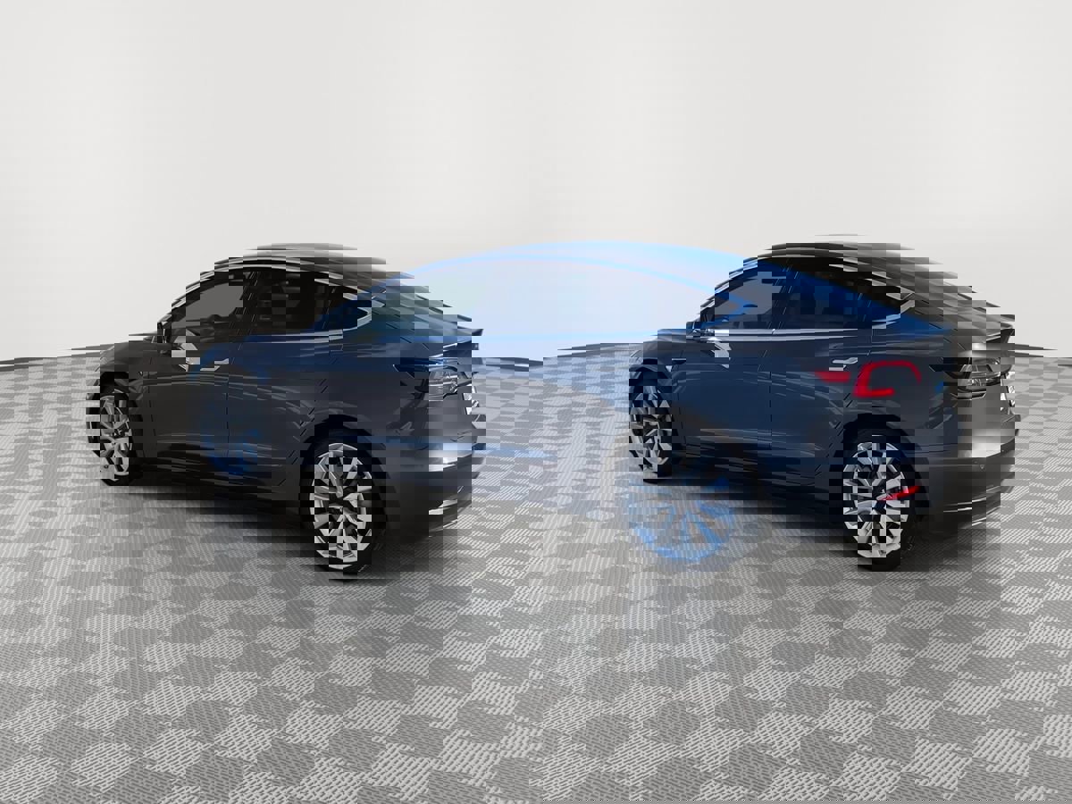 Used 2018 Tesla Model 3 Mid Range image 5