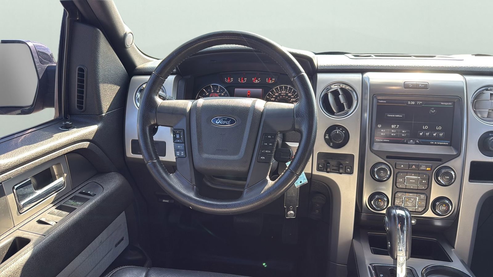 Used 2014 Ford F150 FX4 w/ Equipment Group 402A Luxury AWD/4WD image 11