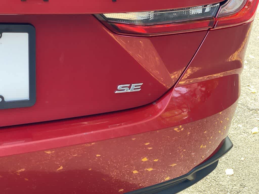 Used 2025 Toyota Camry SE FWD image 10