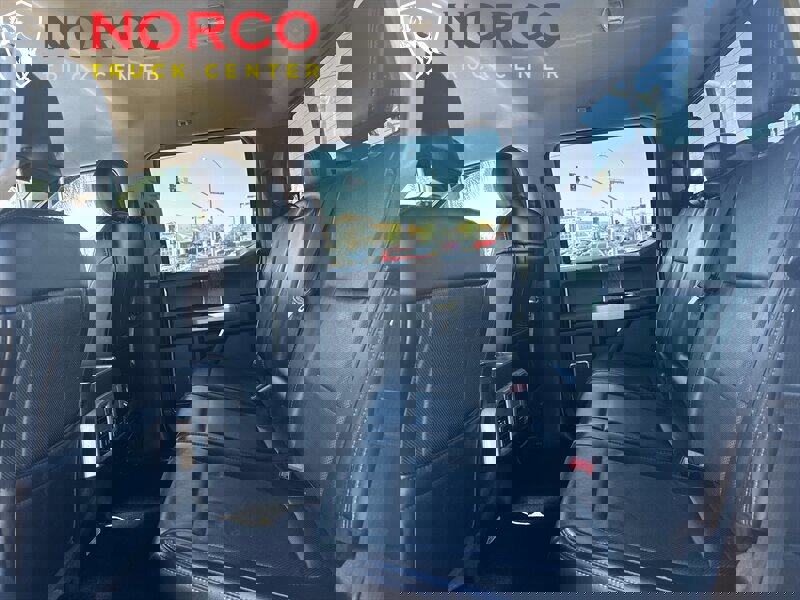 Used 2019 Ford F250 Lariat w/ Chrome Package image 22