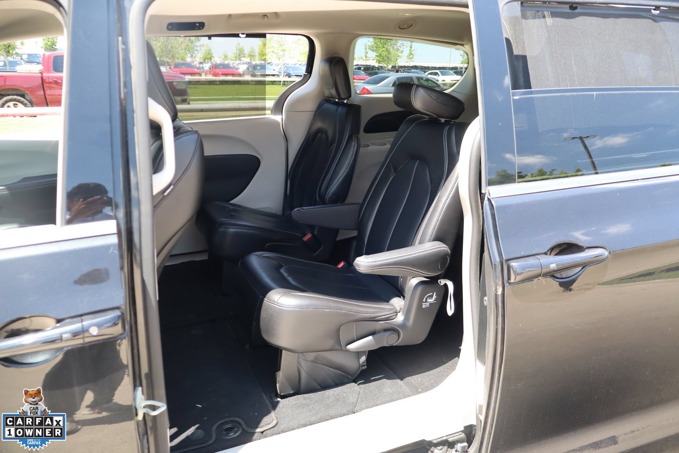 Used 2023 Chrysler Pacifica Touring-L FWD image 26