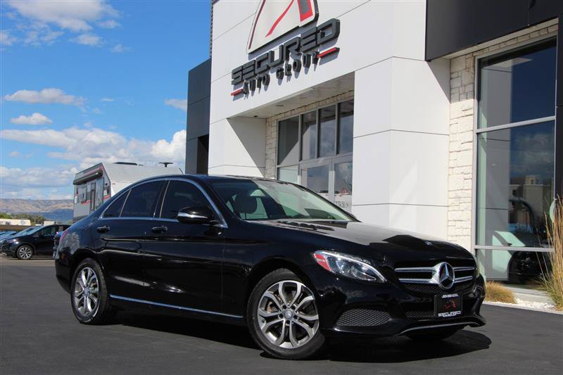 Used 2015 Mercedes-Benz C 300 4MATIC Sedan image 1