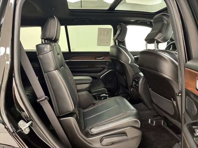 Used 2024 Jeep Grand Cherokee L Summit w/ High Altitude Package AWD/4WD image 16