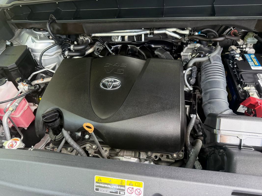Used 2020 Toyota Highlander L FWD image 36