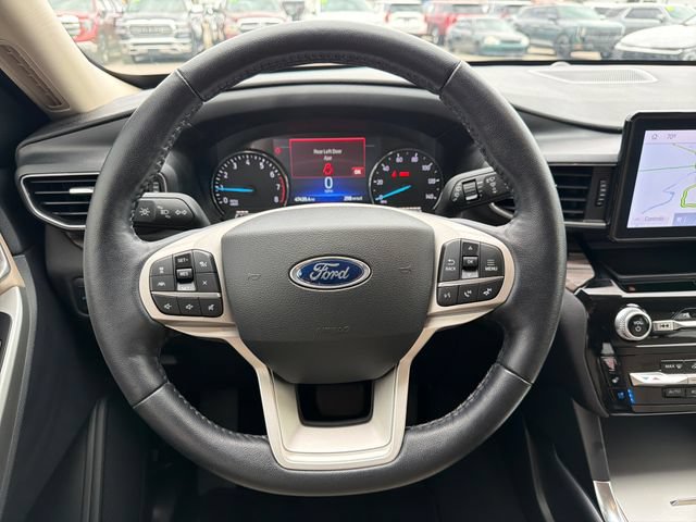 Used 2022 Ford Explorer Limited w/ Equipment Group 301A AWD/4WD image 10
