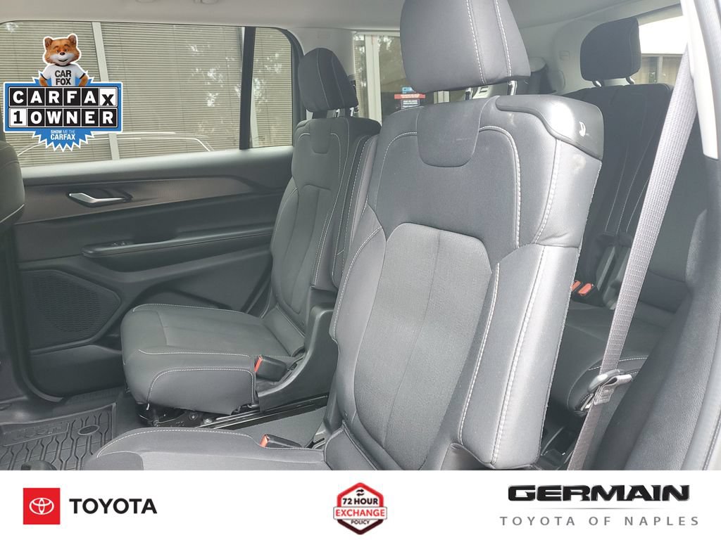 Used 2023 Jeep Grand Cherokee L Laredo RWD image 20