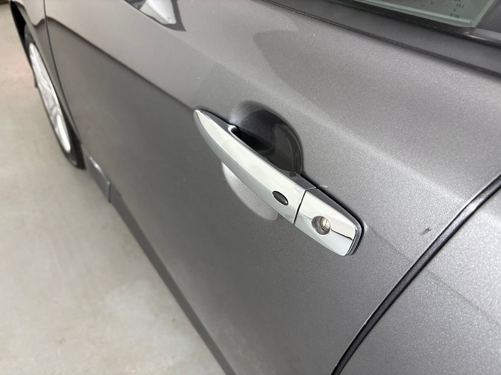 Used 2025 Nissan Leaf S FWD image 16