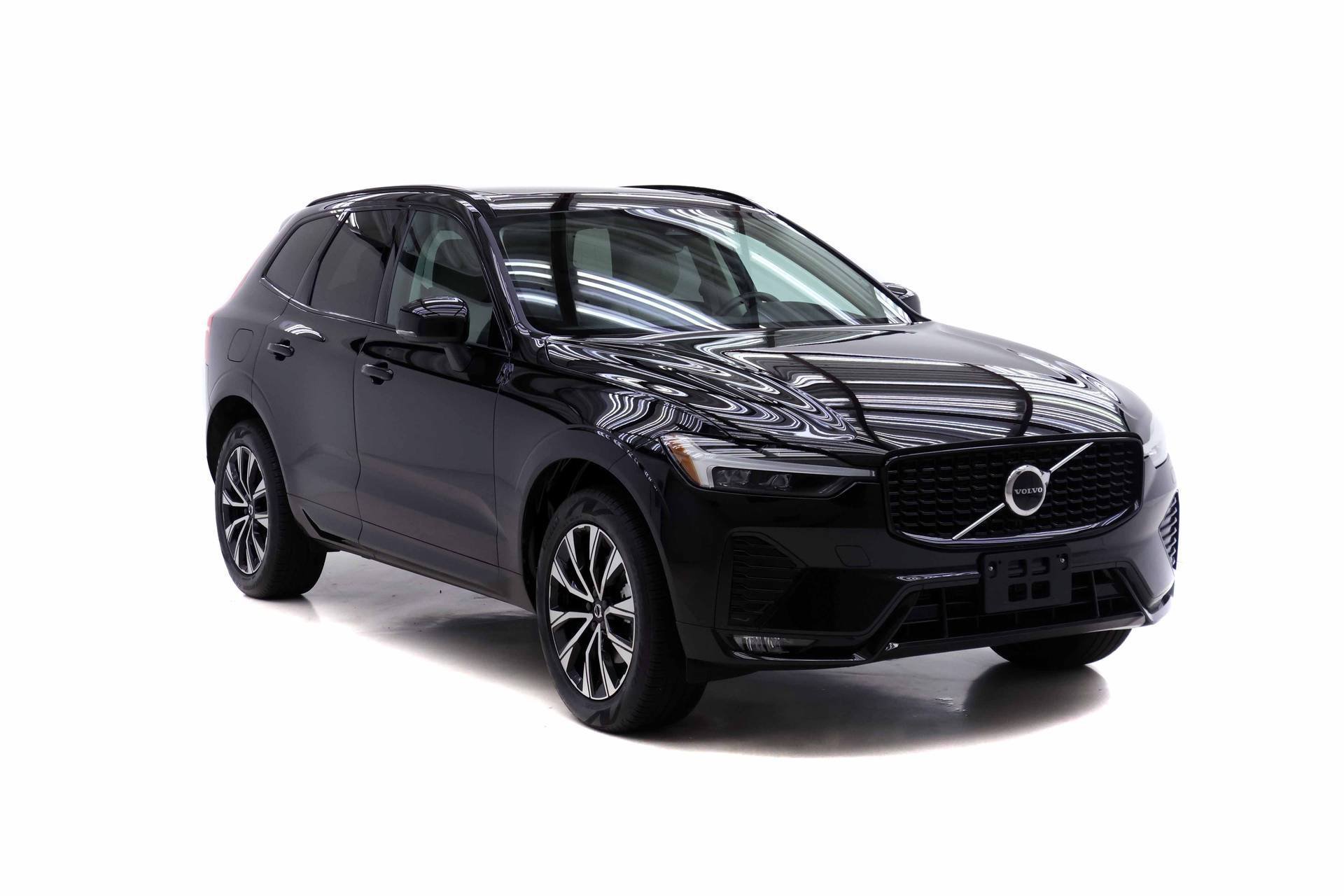 Certified 2025 Volvo XC60 B5 Core AWD/4WD image 2