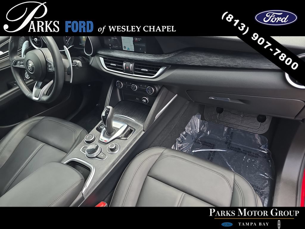 Used 2023 Alfa Romeo Stelvio Sprint RWD image 10